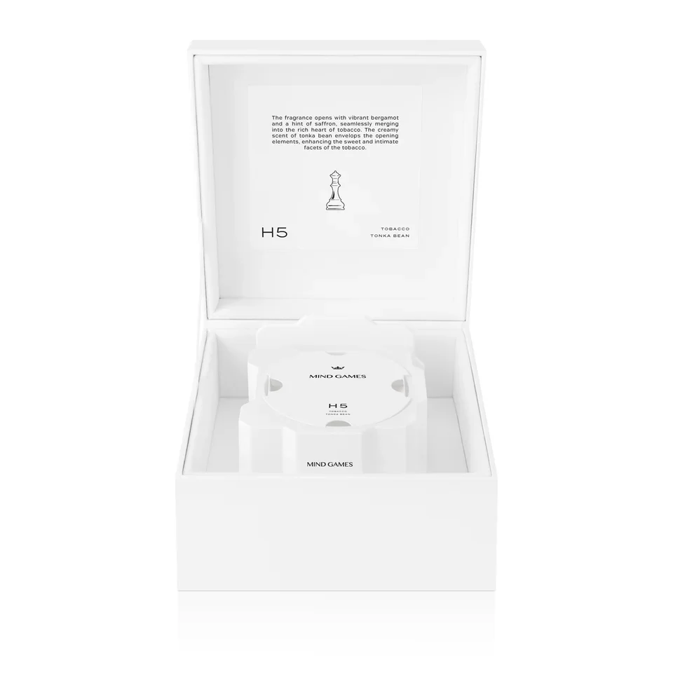H5 Tobacco Tonka Bean 10 oz Luxury Candle - Image 4